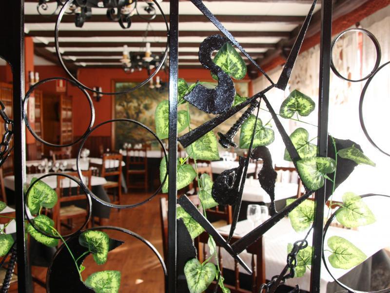 Hostal Rte. Elena Fuentes de Ebro Εξωτερικό φωτογραφία